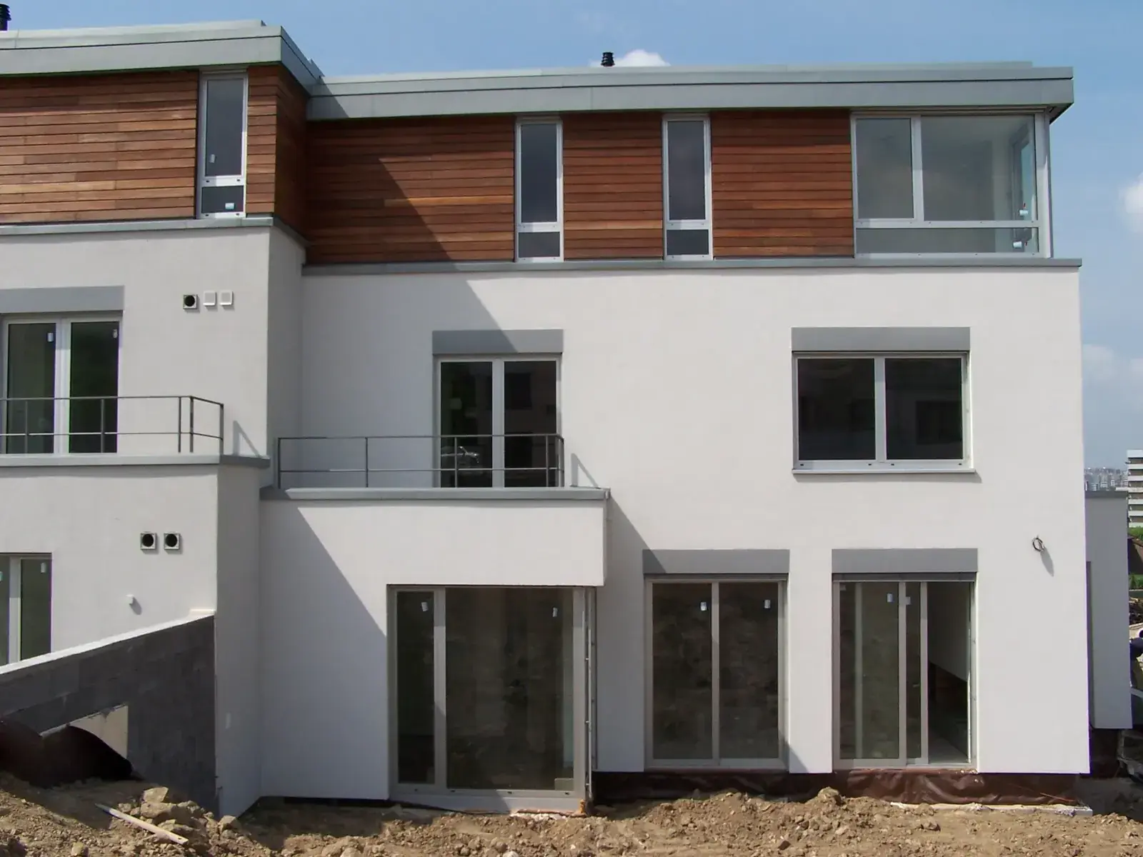 Villa Hrebendova, stavebná činnosť