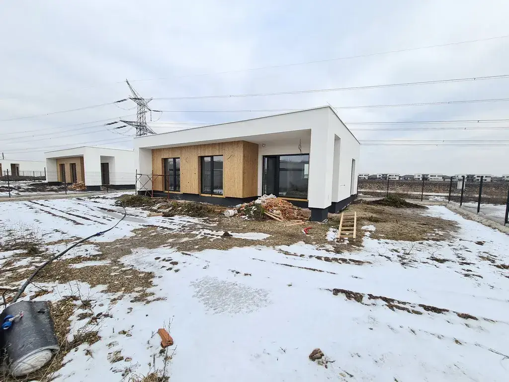 Villa Laura, stavebná činnosť