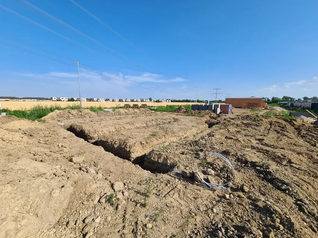 Villa Laura, stavebná činnosť
