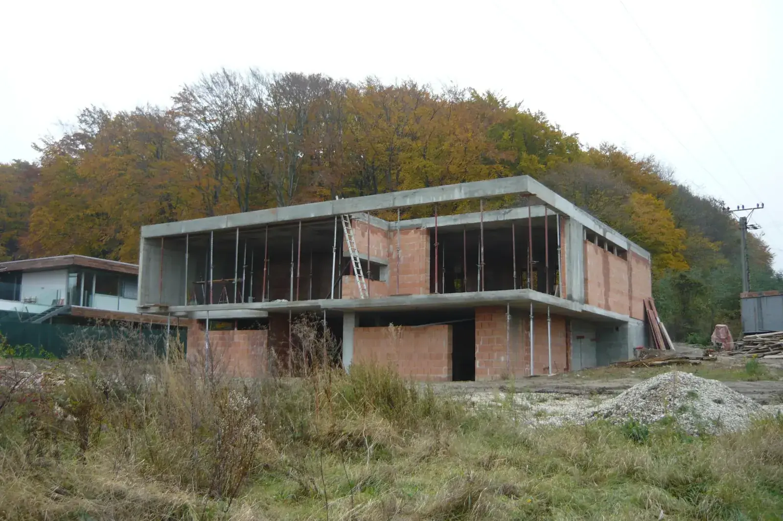 Villa Nina, stavebná činnosť