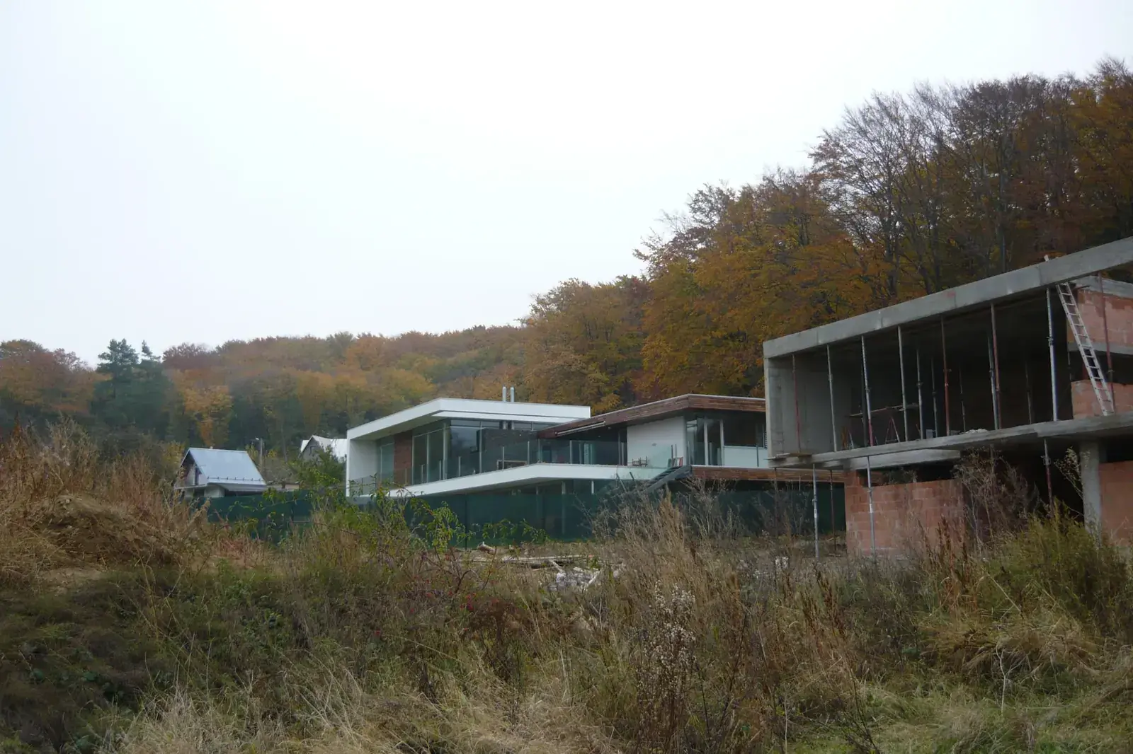 Villa Nina, stavebná činnosť