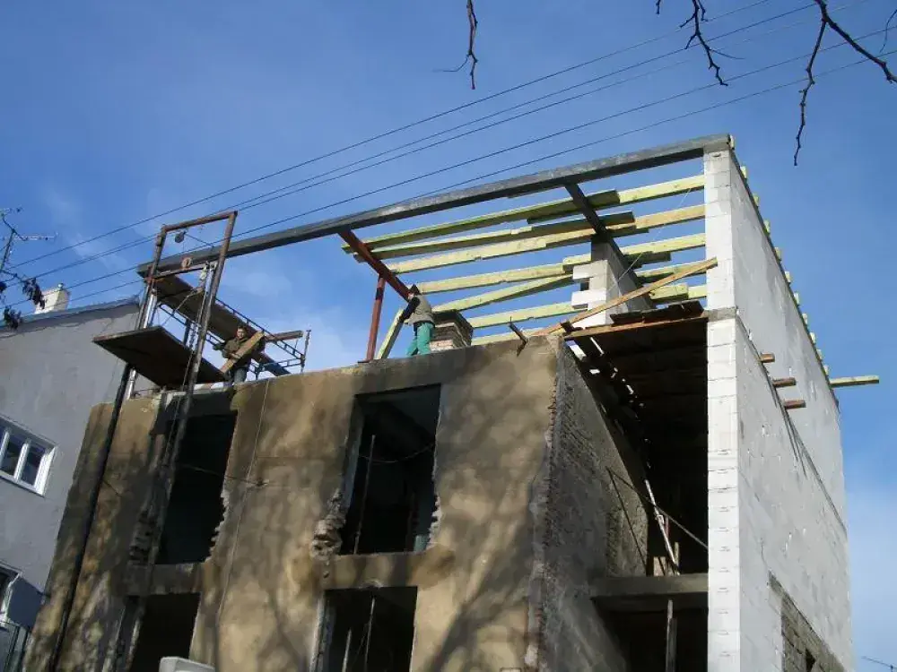 Villa Riviera, stavebná činnosť