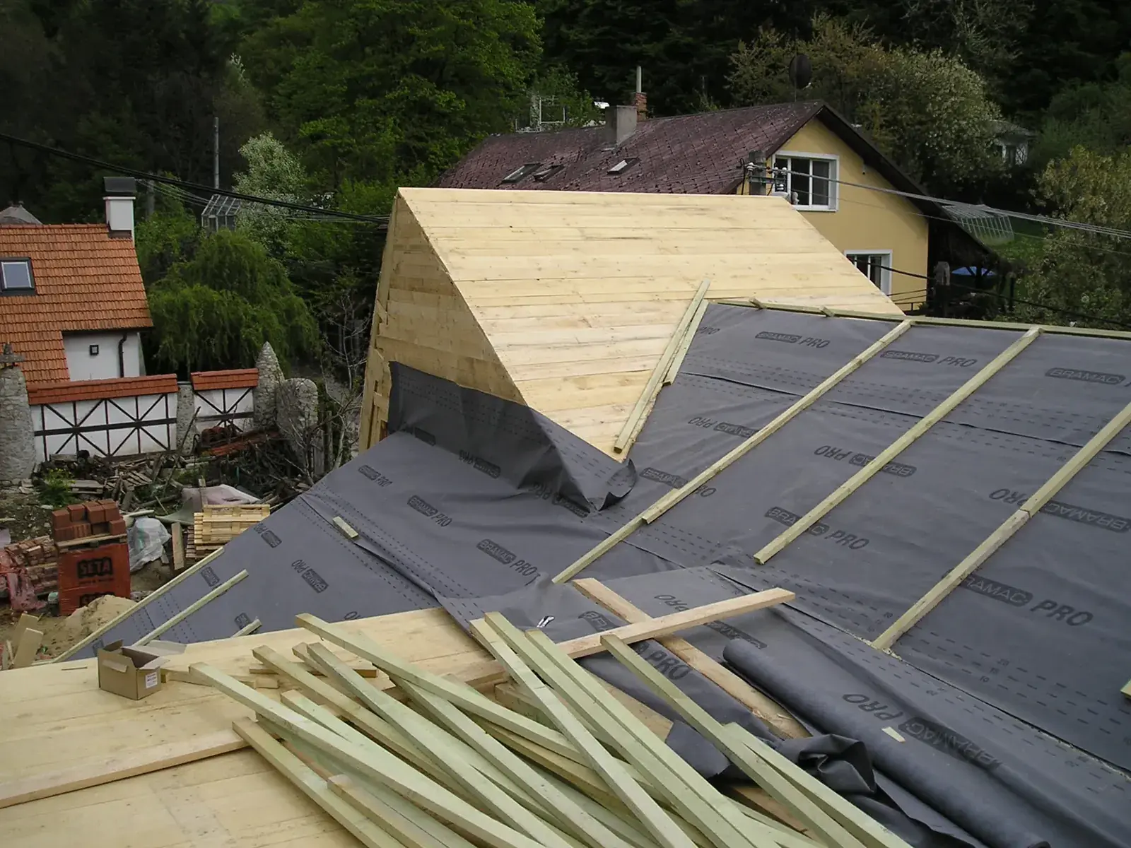 Villa Rut s garážou, stavebná činnosť