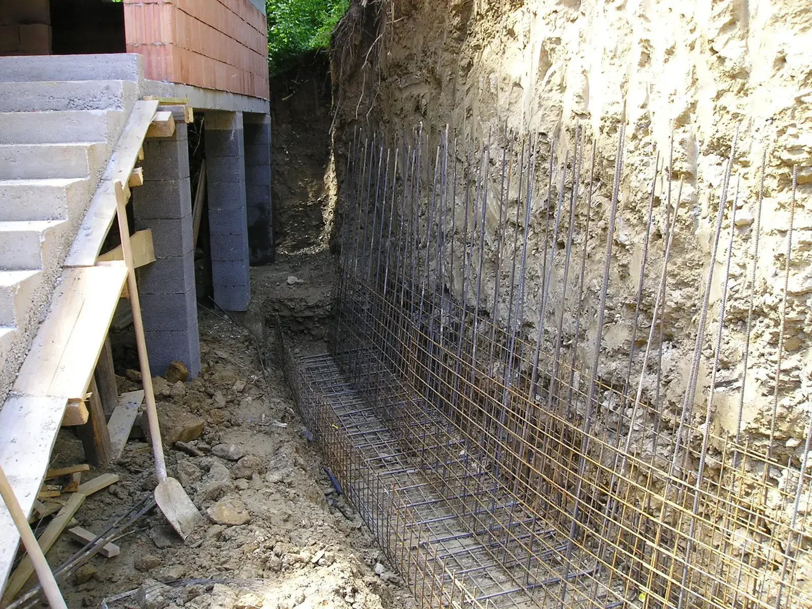 Villa Rut s garážou, stavebná činnosť